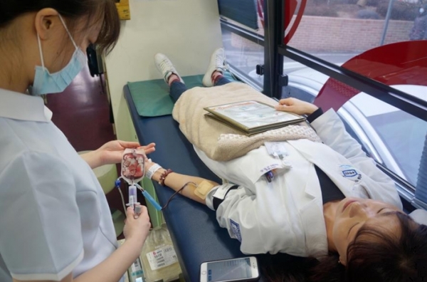 가톨릭대학교 부천성모병원은 대한적십자사 인천혈액원과 함께 교직원과 내원객을 대상으로 지난 1월 31일 ‘사랑의 헌혈 행사’를 펼쳤다.